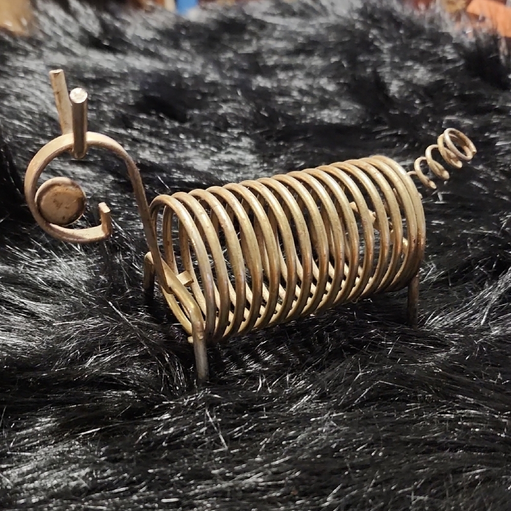 VINTAGE SPRING COILED METAL LETTER HOLDER. DOG - Picture 1 of 5